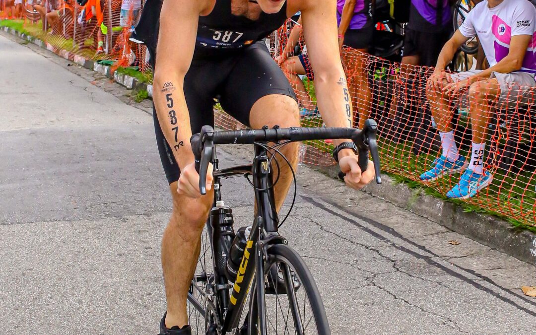 QUANDO O ENDOTÉLIO FALA: CRÔNICAS SILENCIOSAS DO OVERTRAINING