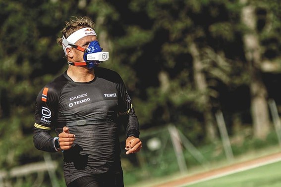 Quando o Corpo Toca o Horizonte: Uma Biologia Poética dos Limites Humanos de Energia