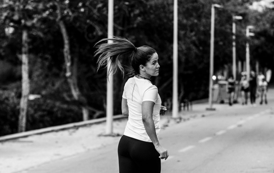 Bioenergética Integrada do Consumo Máximo de Oxigênio, Limiar Metabólico, Desacoplamento Mitocondrial e Disponibilidade Energética no Treinamento de Endurance