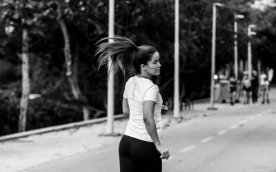 Bioenergética Integrada do Consumo Máximo de Oxigênio, Limiar Metabólico, Desacoplamento Mitocondrial e Disponibilidade Energética no Treinamento de Endurance