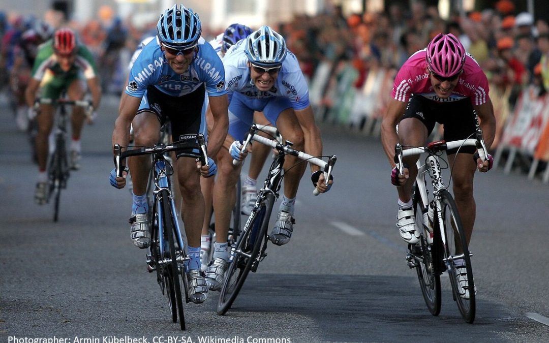 CORAÇÃO DO ATLETA: ADAPTAÇÕES ESTRUTURAIS, FUNCIONAIS, ELÉTRICAS E MOLECULARES ENTRE A FISIOLOGIA E A FRONTEIRA COM A PATOLOGIA