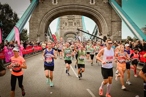 Fisiologia do Maratona: Preparação Nutricional, Hidratação, Sono, Regulação do Ritmo e Ergogenia pela Cafeína
